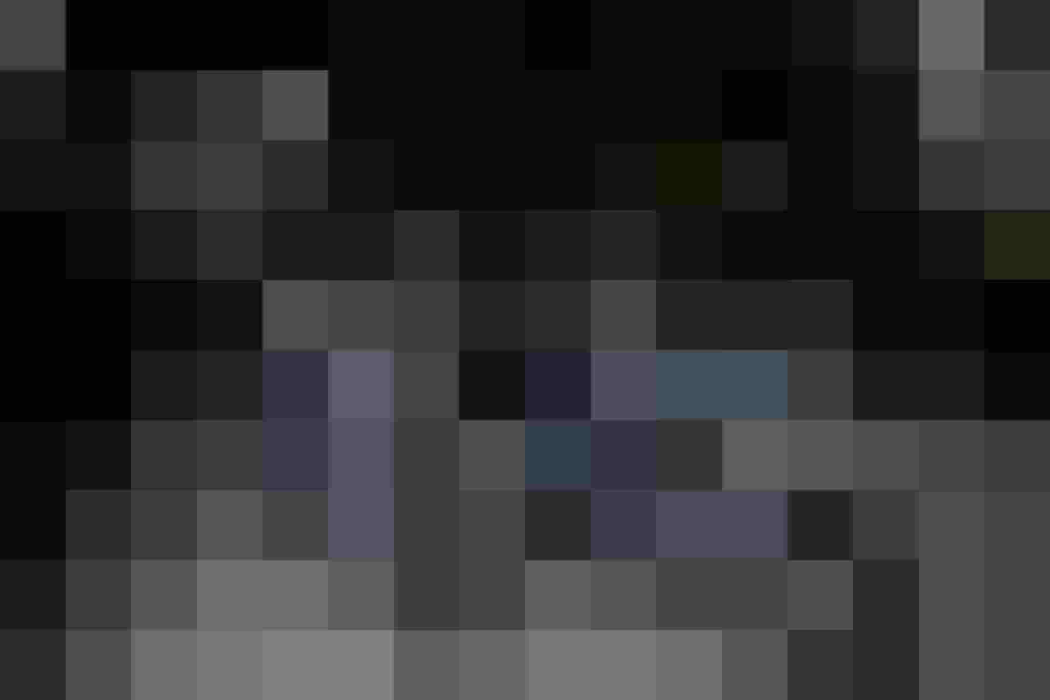 Zwei elektrische Mopeds vor Designhotel DAS.GOLDBERG im Salzburger Land Skihotel Ambiente