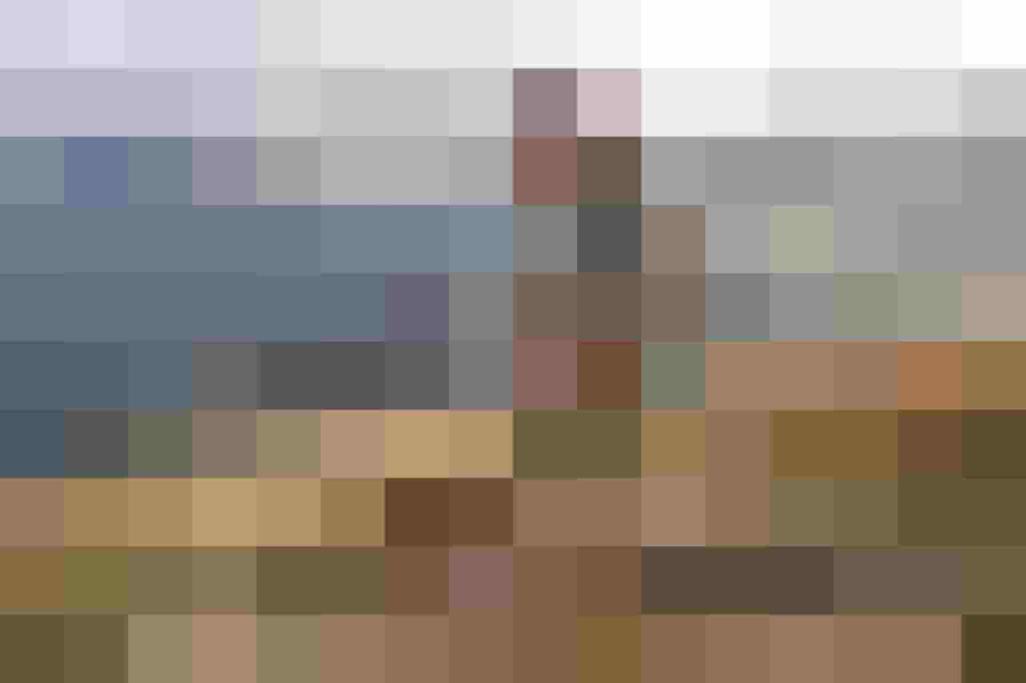 Frau wandert mit Rucksack in den Bergen beim Designhotel DAS.GOLDBERG im Salzburger Land