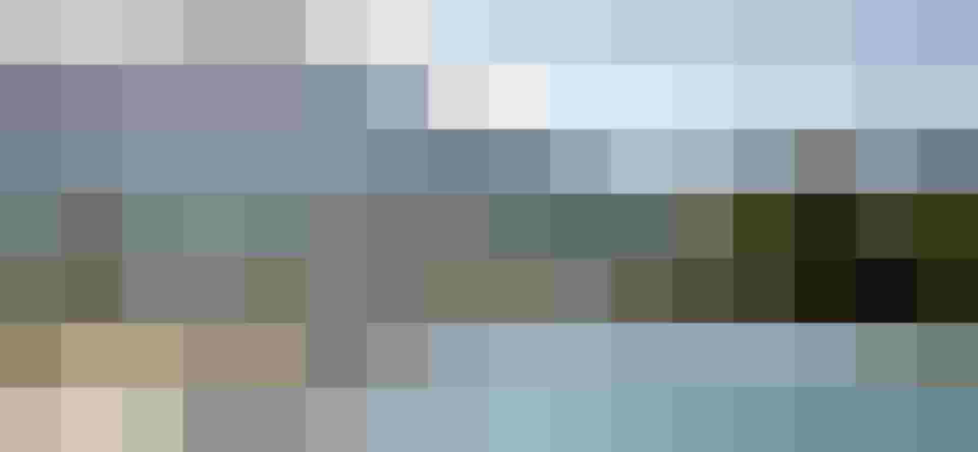 Infinity bazén s výhledem na hory a údolí v Salcbursku při východu slunce